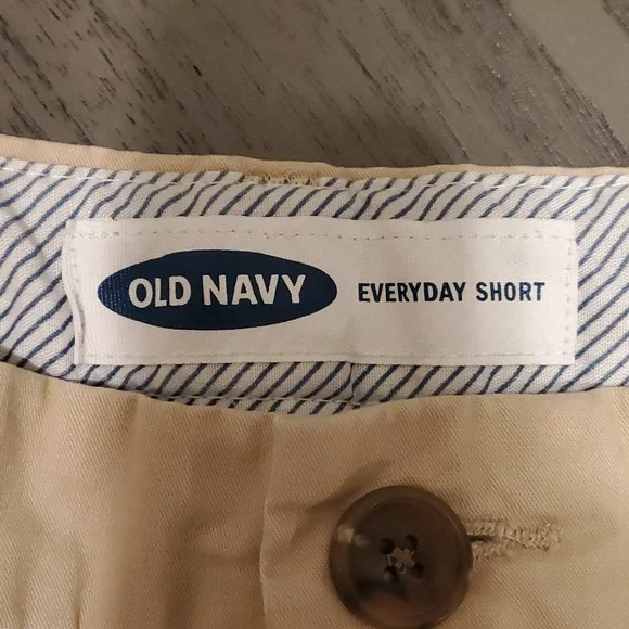 Old Navy shorts - Picture 3 of 5